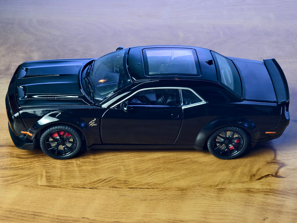 Dodge Challenger SRT 1:24 Scale