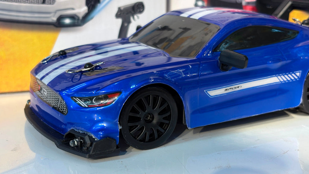 4WD Drift RC 20 Kmph 1:24 Scale with Proportional Acceleration and Speed Adjustments