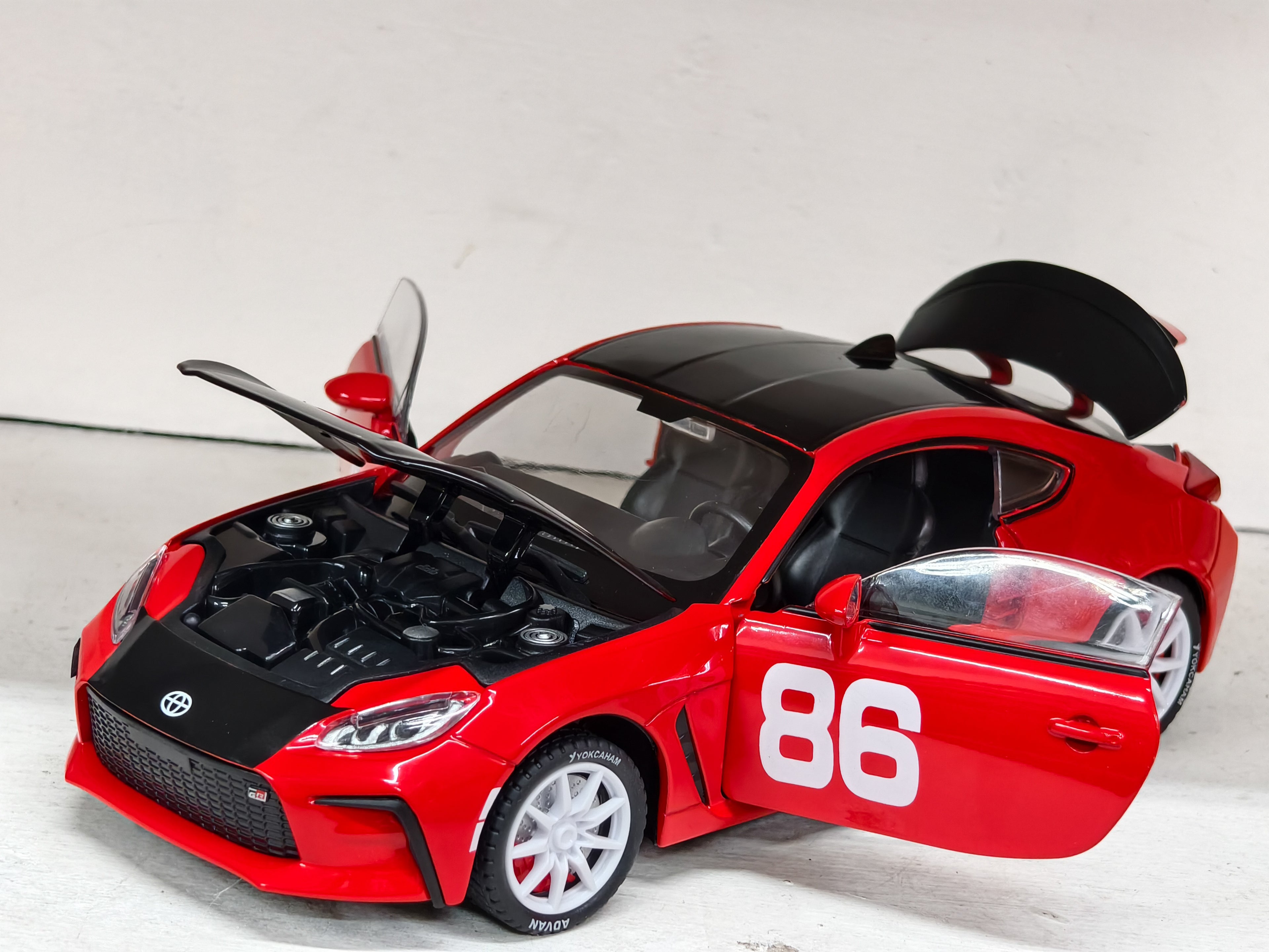 Toyota GT86 1:24 Scale Premium Detailing
