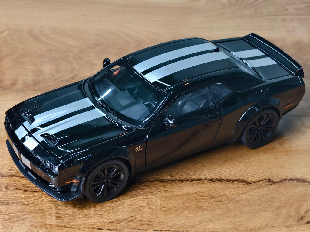 Dodge Challenger SRT 1:24 Scale