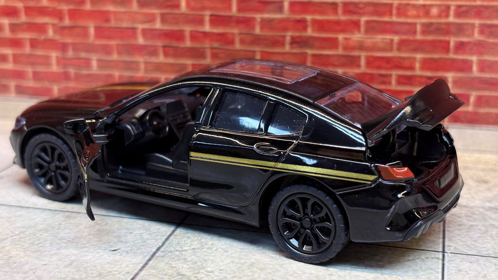 BMW M8 Gran Coupé (F93) 1:36 Scale Premium Detailing