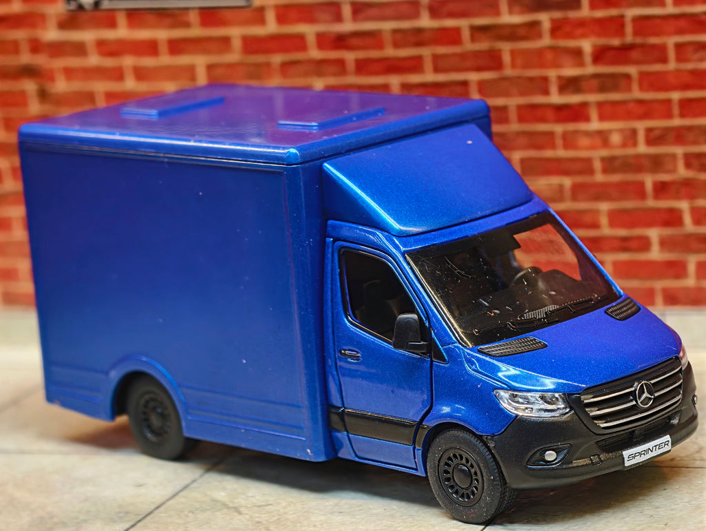 Kinsmart Officia Mercedes Benz Sprinter 1:48 Scale