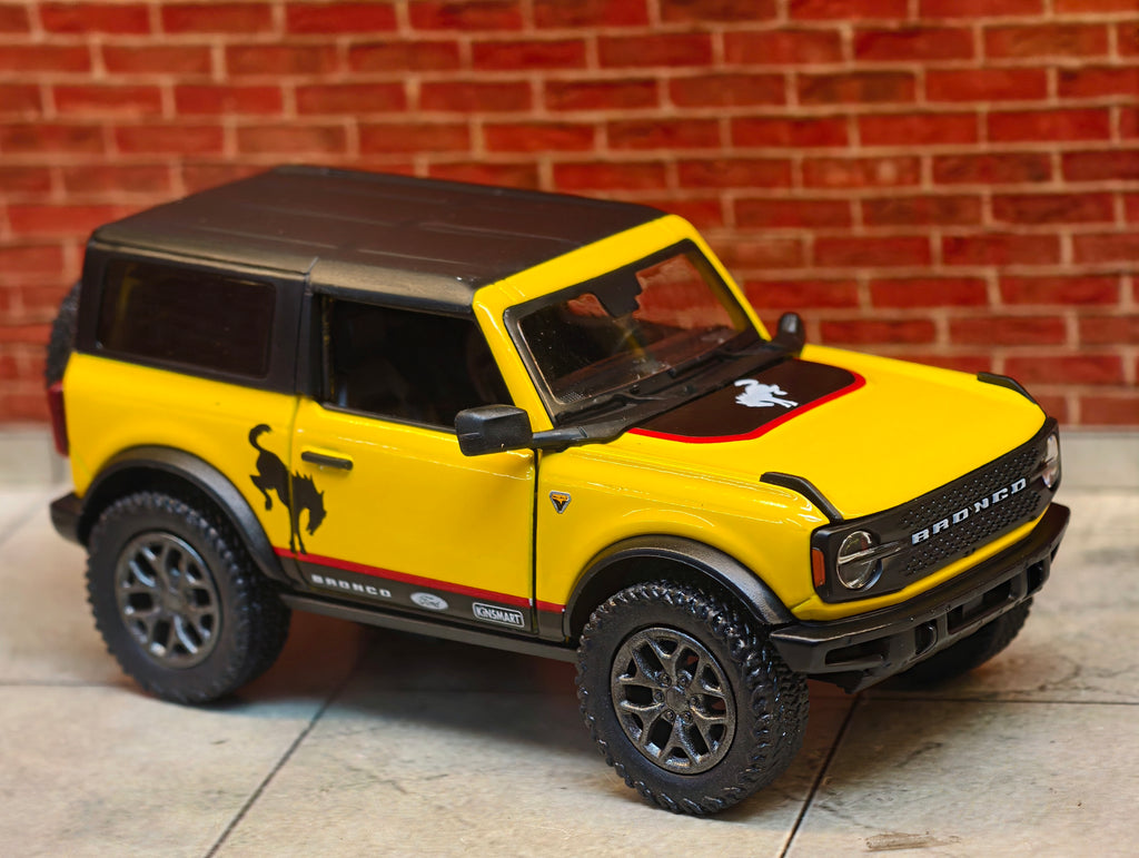Kinsmart Official Licensed  2022 Ford Bronco 1:38 Scale