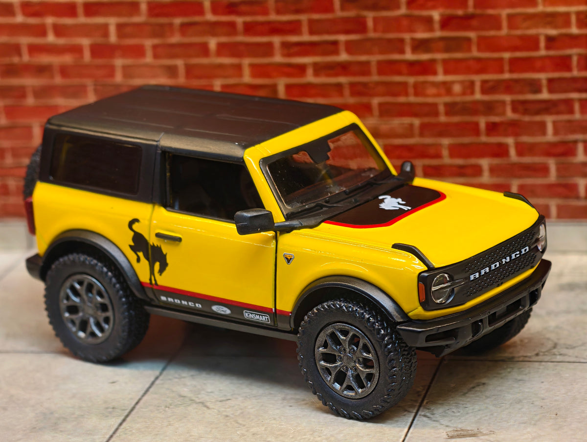 Kinsmart Official Licensed  2022 Ford Bronco 1:38 Scale