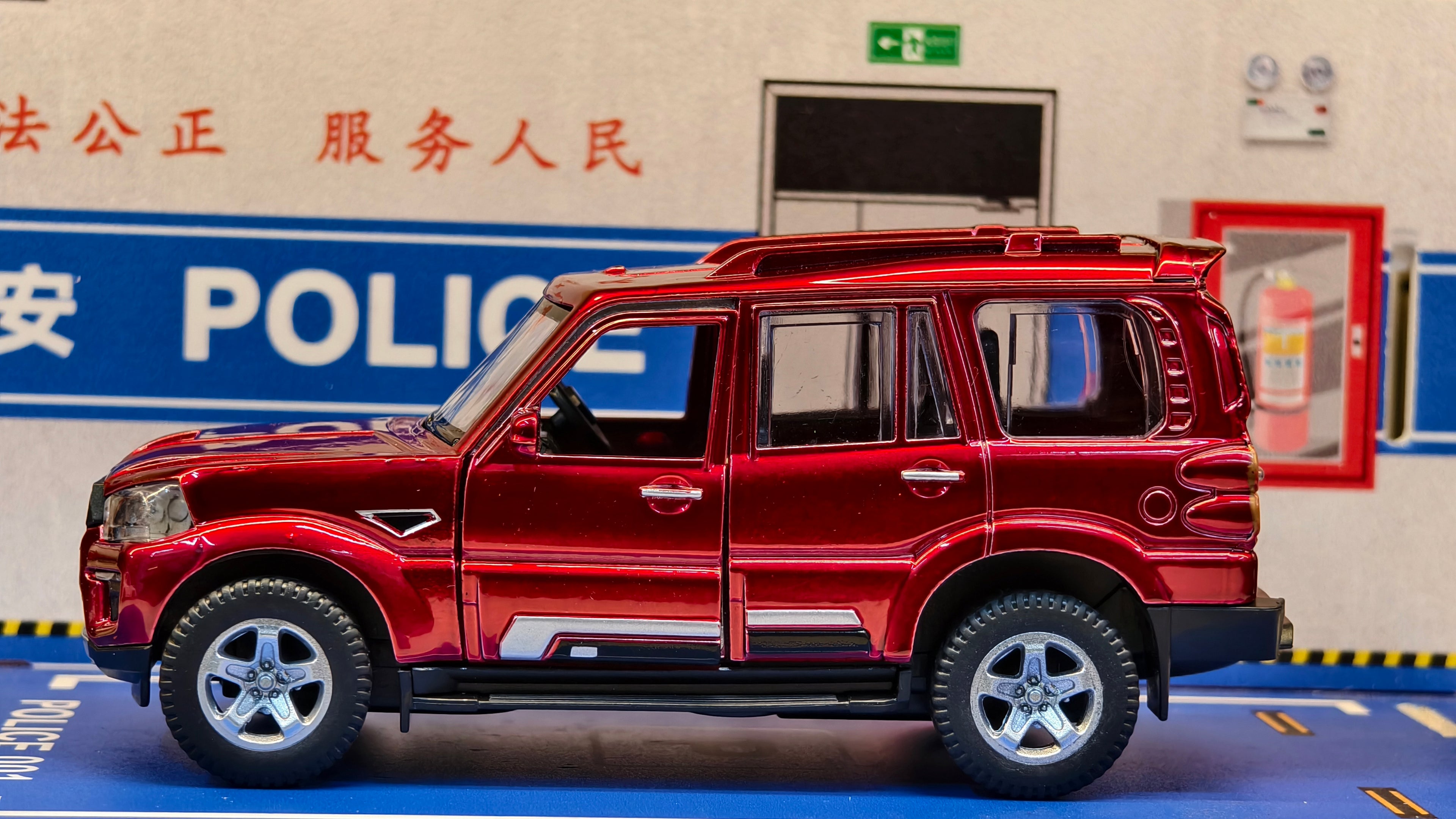 Mahindra Scorpio 1:36 Scale