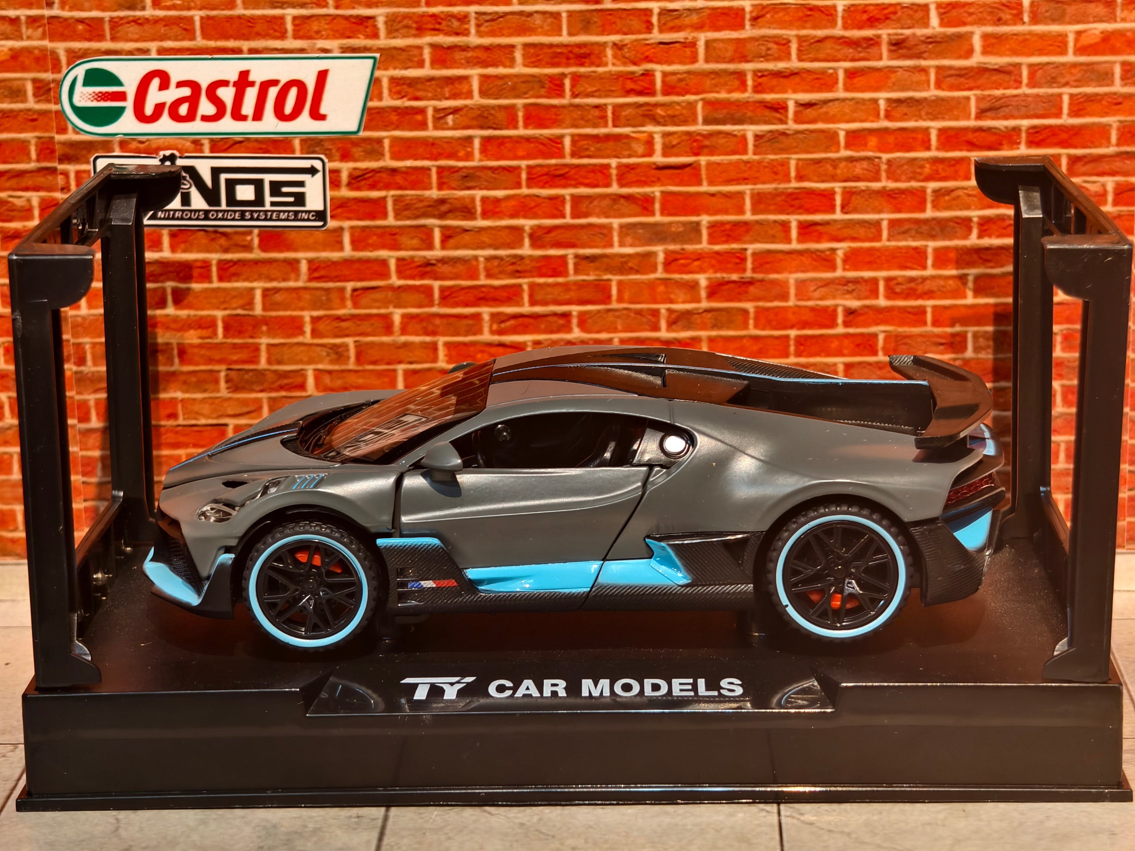 Bugatti Divo 1:32 Scale