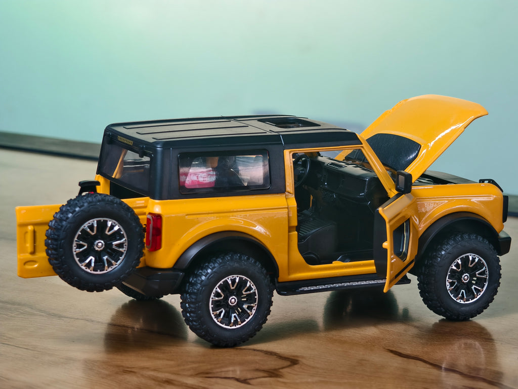 Ford Bronco 1:24 Scale Premium Detailing