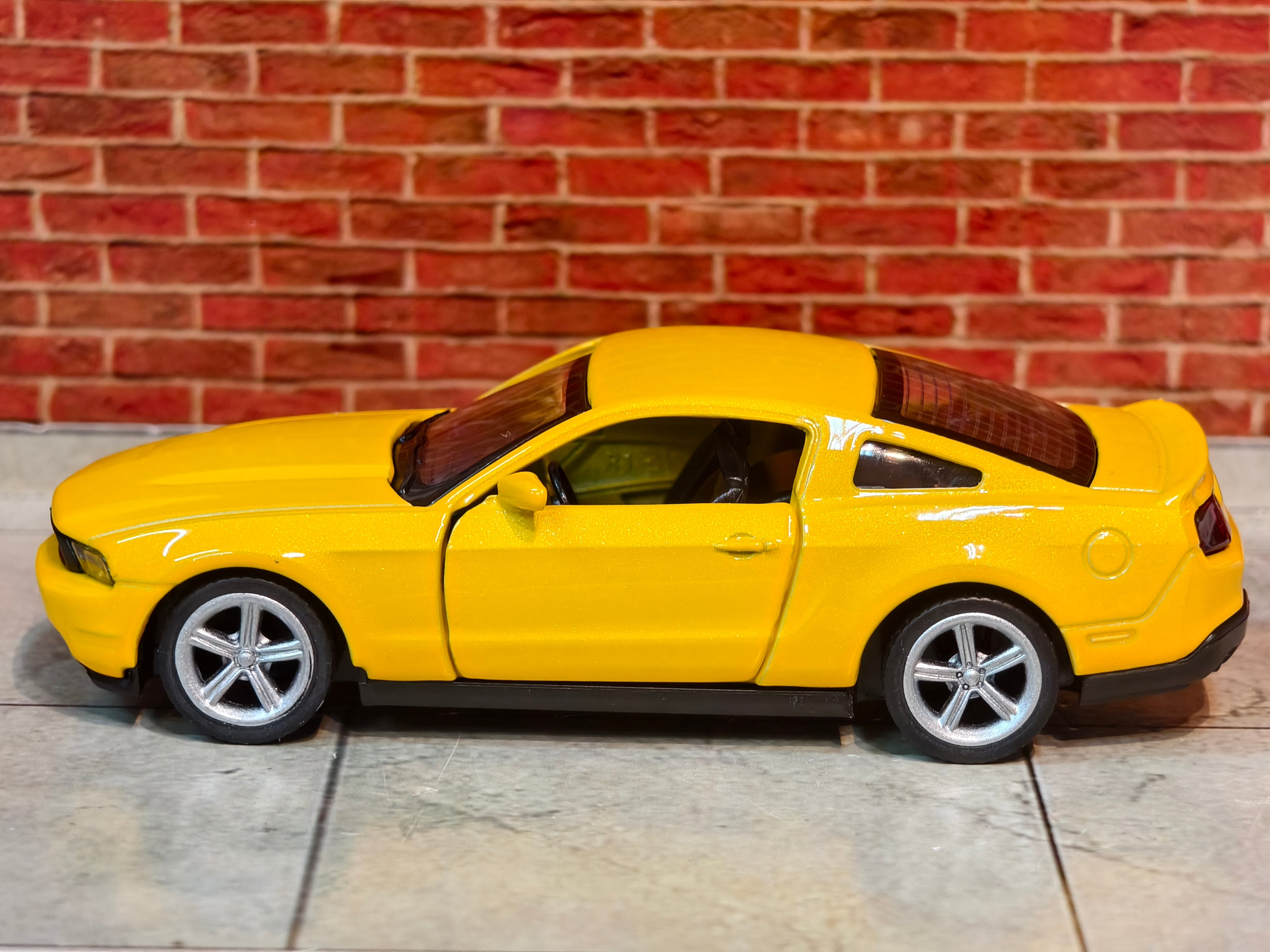 MSZ Official Licensed Ford Mustang GT 1:43 Scale
