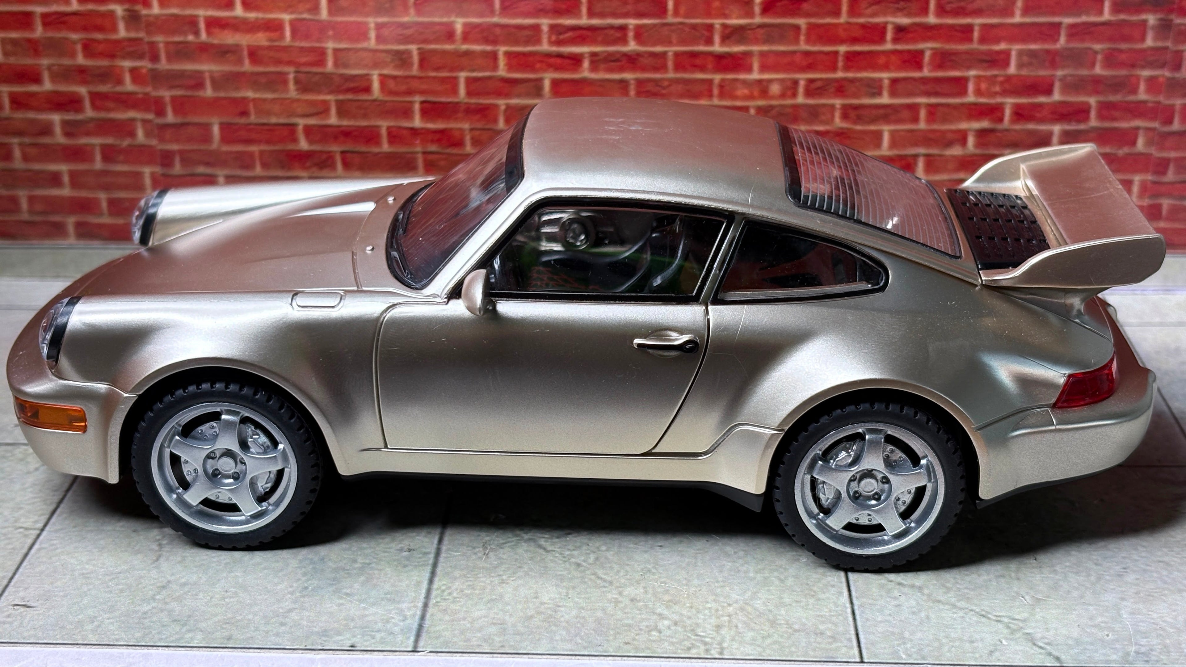 Porsche 911 (964) Turbo 1990 s 1:24 ABS Premium Detailing