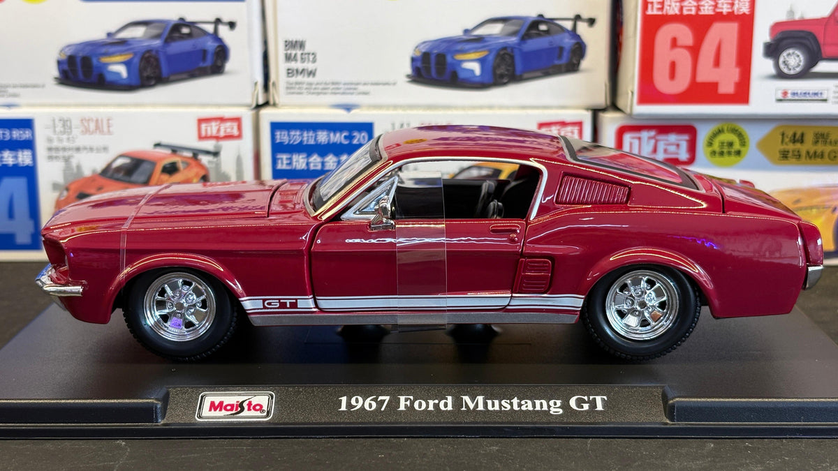 Maisto Official Licensed 1967 Ford Mustang  1:24