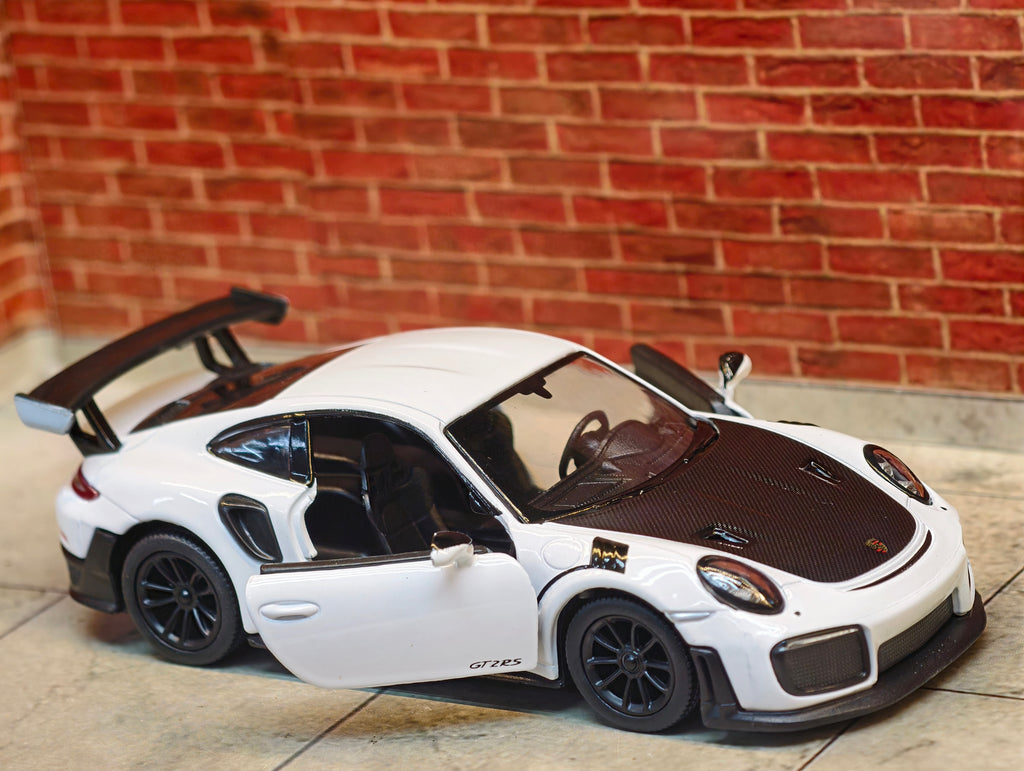 Kinsmart Official Licensed Porsche 911 GT2 RS 1:36 Scale
