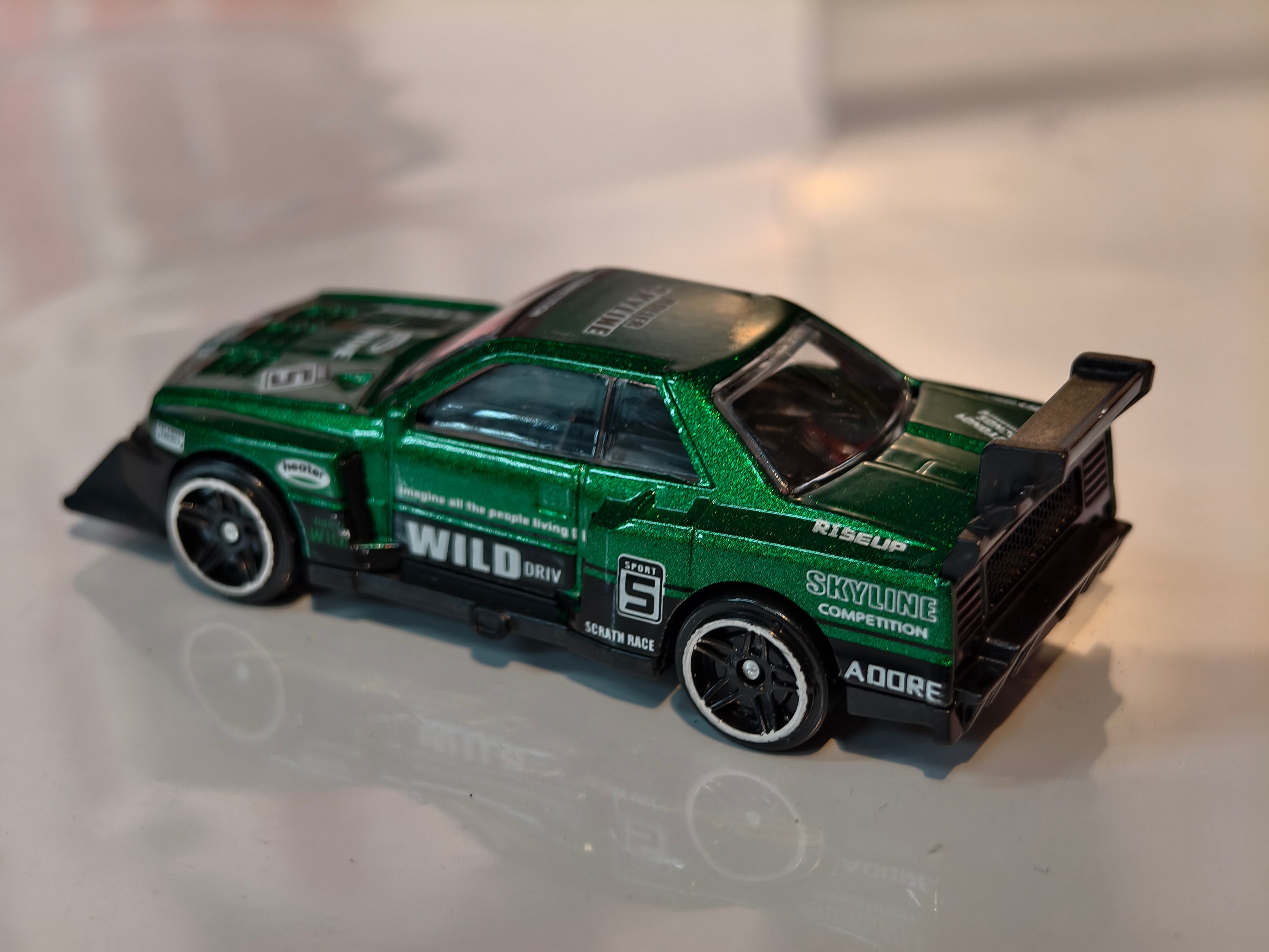 Nissan Skyline GTR (R32) 1:64 Scale in Acrylic Box