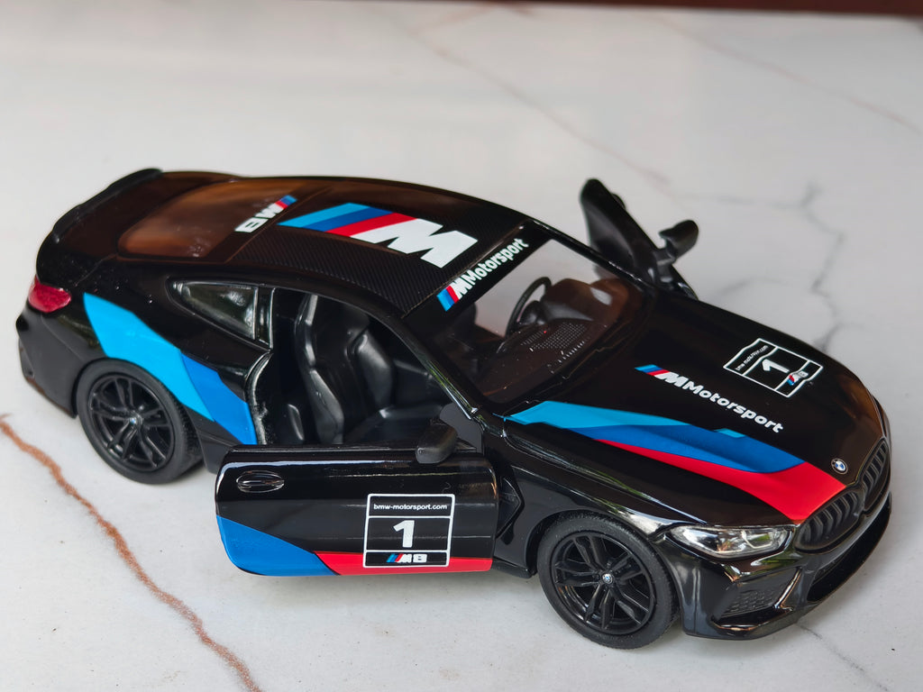 Kinsmart BMW M8 Competition Coupe 1:38