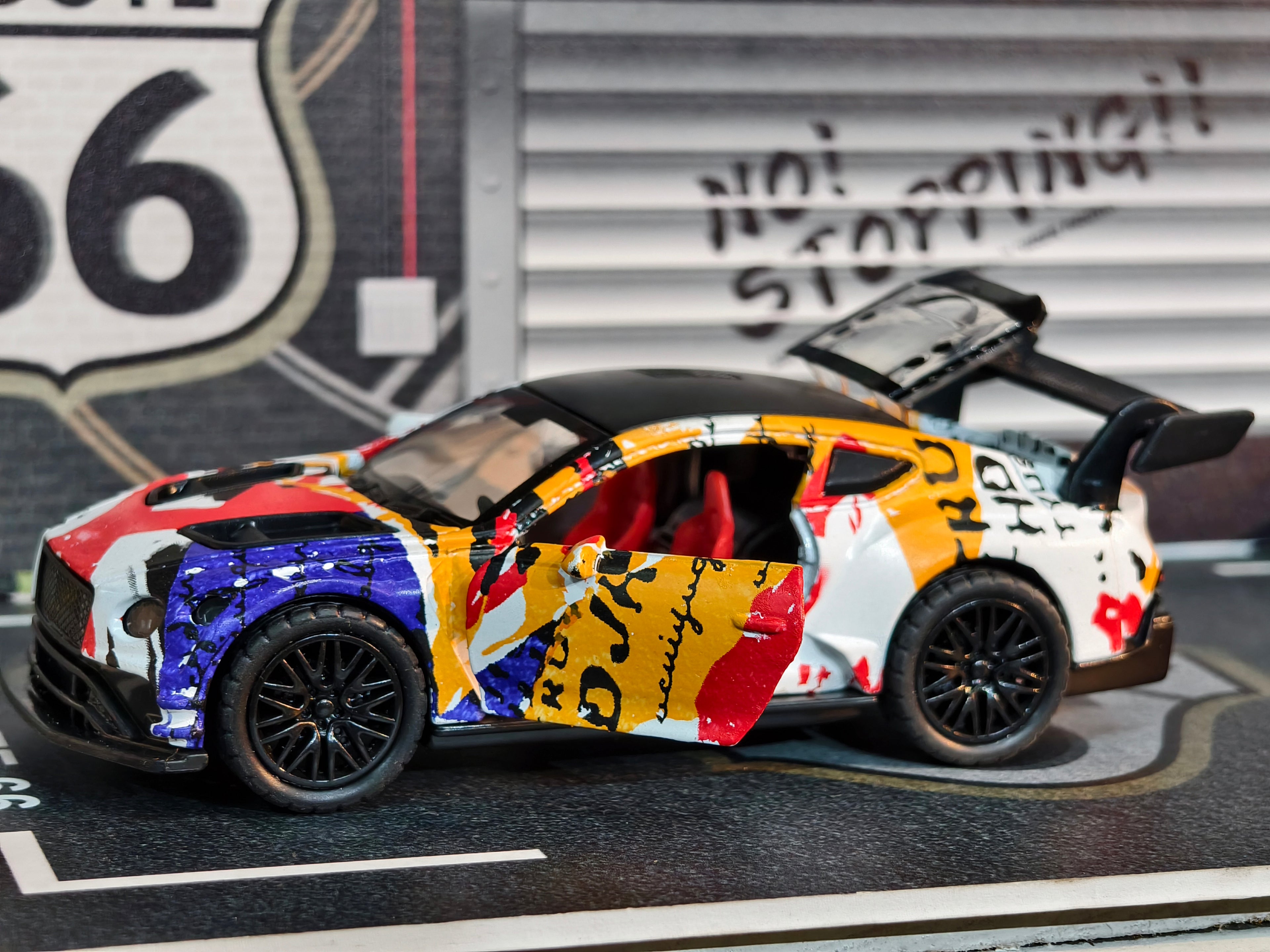 Graffiti Edition Diecast Car 1:36 Scale Box Piece with Light & Sound Simulation