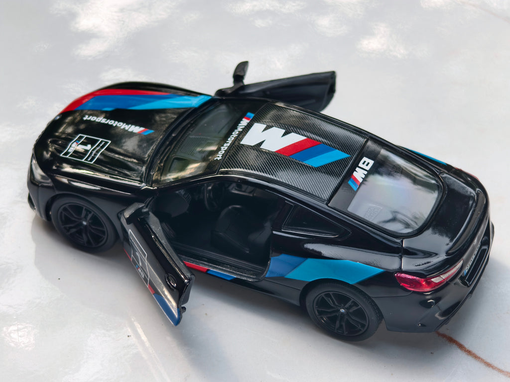 Kinsmart BMW M8 Competition Coupe 1:38