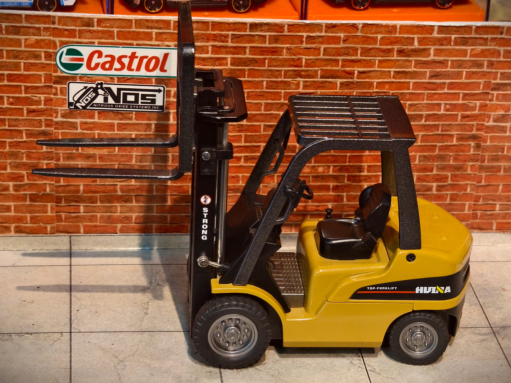 Huina 1717 Forklift 1:50 Scale Heavy Diecast Model