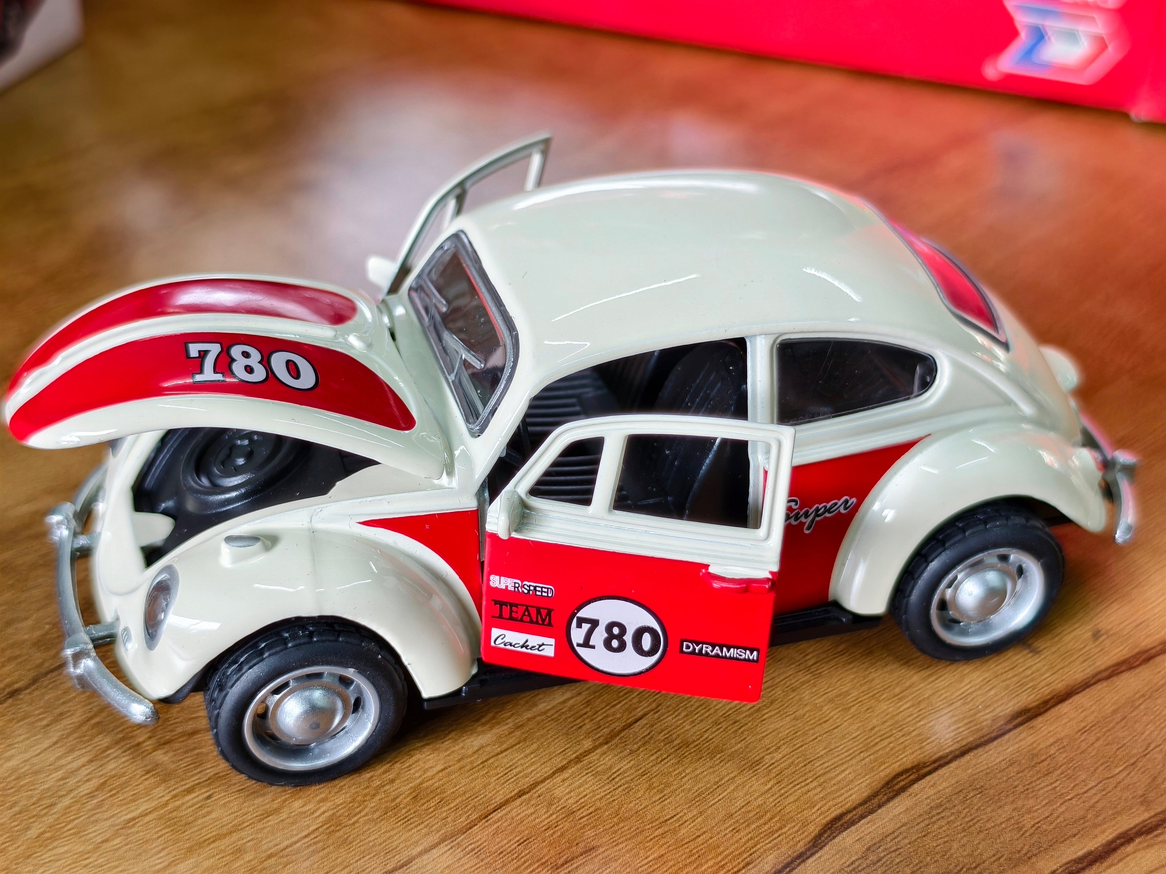 Beetle 1:32 Scale Rally Edition Box piece