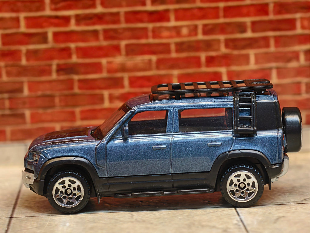 QY Official Land Rover Defender 110 (L663) 1:64 Scale Premium Detailing