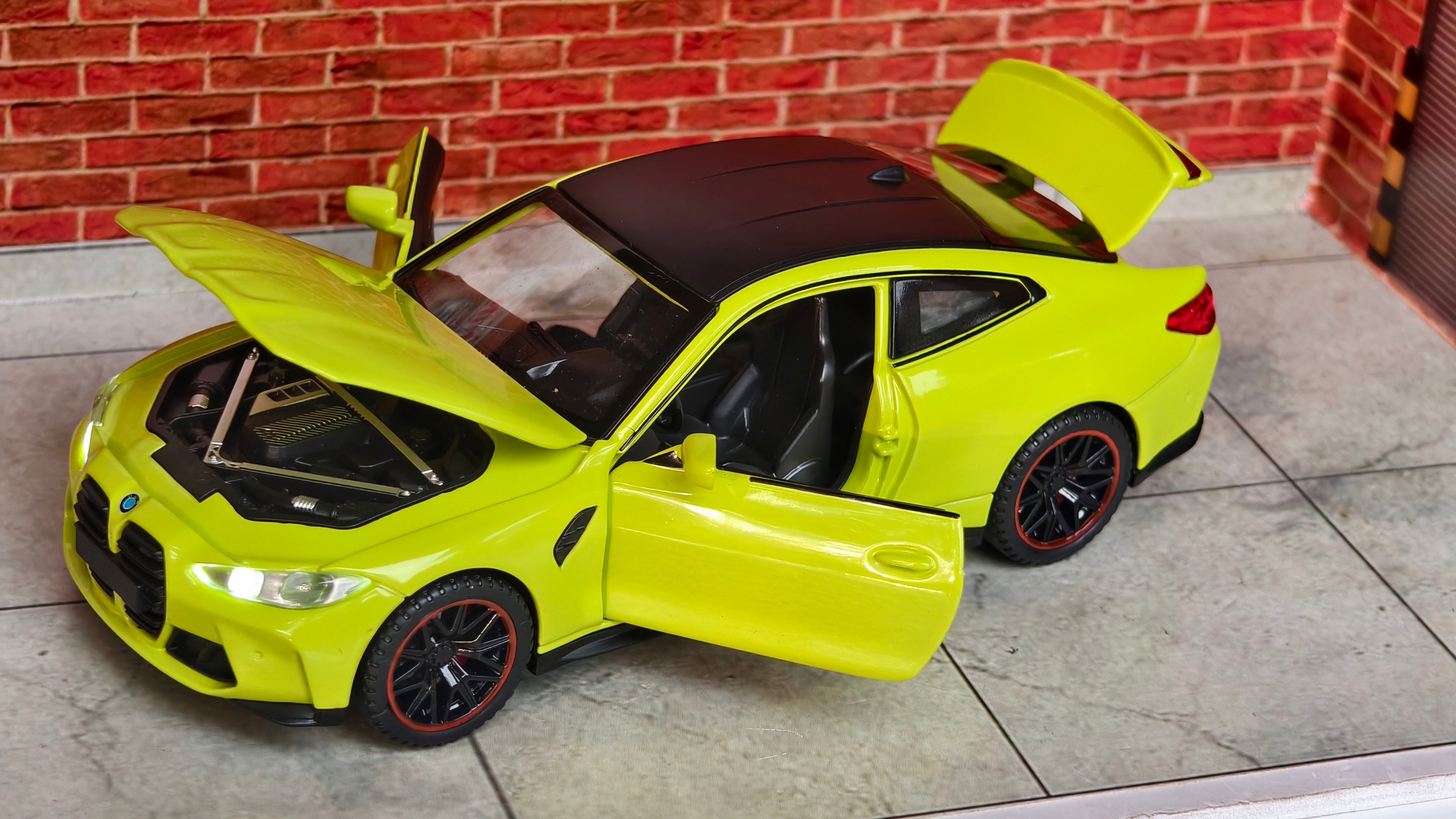 BMW M4 Competition (G82) 1:32 Scale Premium Detailing