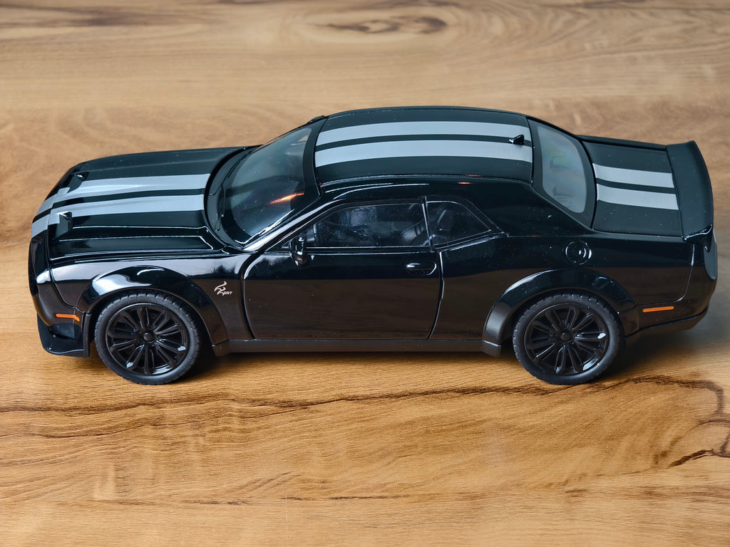 Dodge Challenger SRT 1:24 Scale