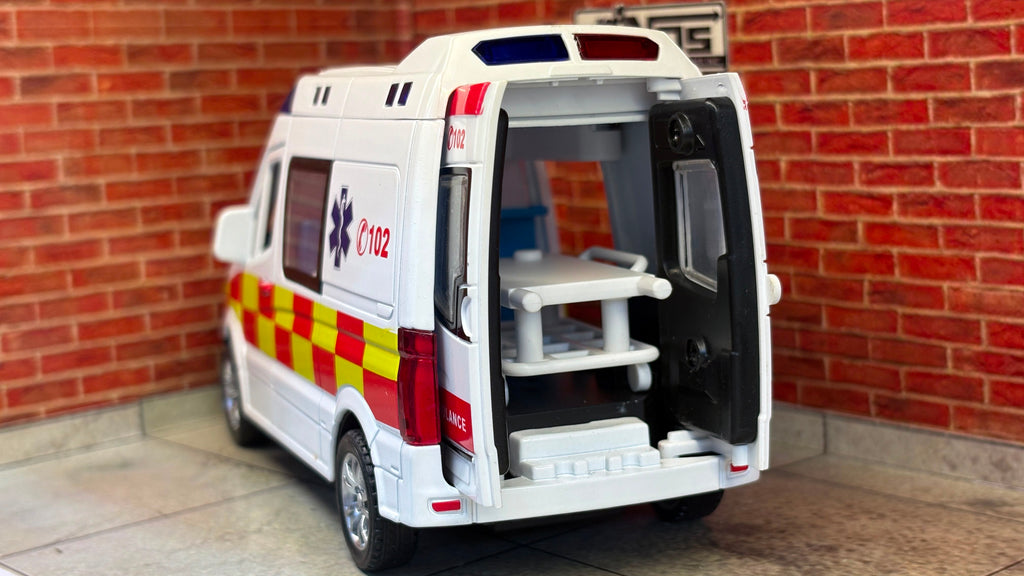 Mercedes-Benz Sprinter van ambulance model 1:32 Scale