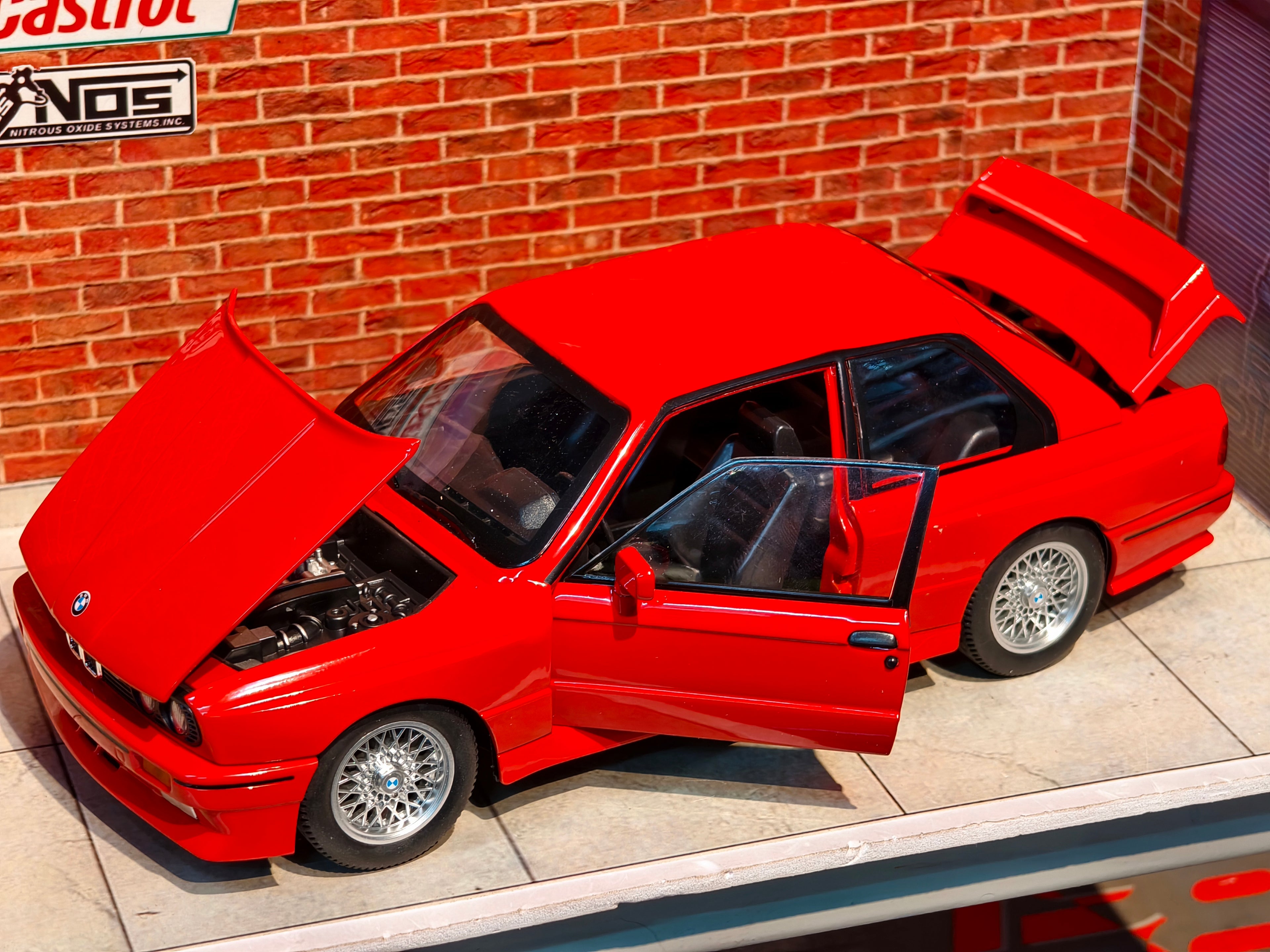 BMW E 30 Stock 1:24 Scale Premium Detailing