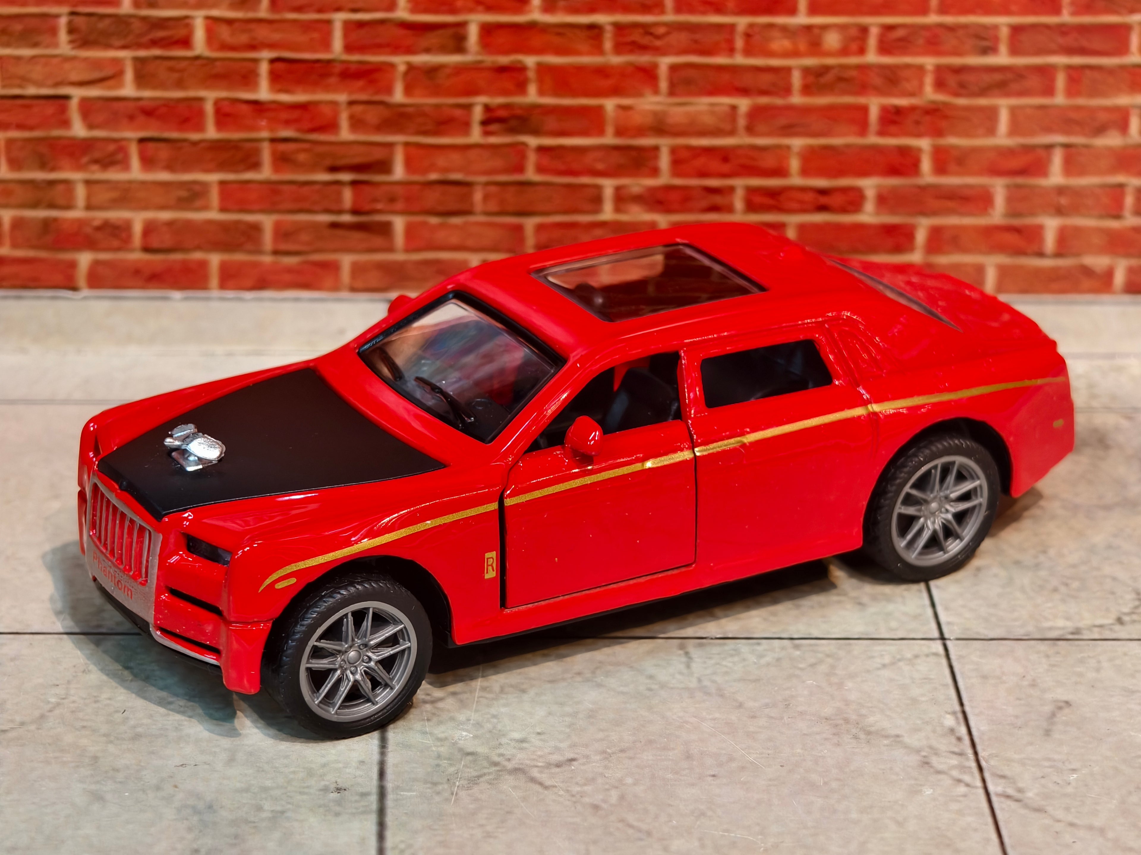 Rolls Royce Phantom 1:36 Scale with Light and Sound