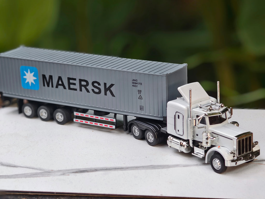 Kenworth W900 Classic American semi-truck (tractor-trailer) Big Size