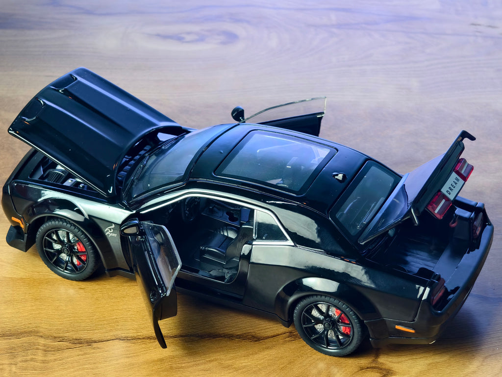 Dodge Challenger SRT 1:24 Scale
