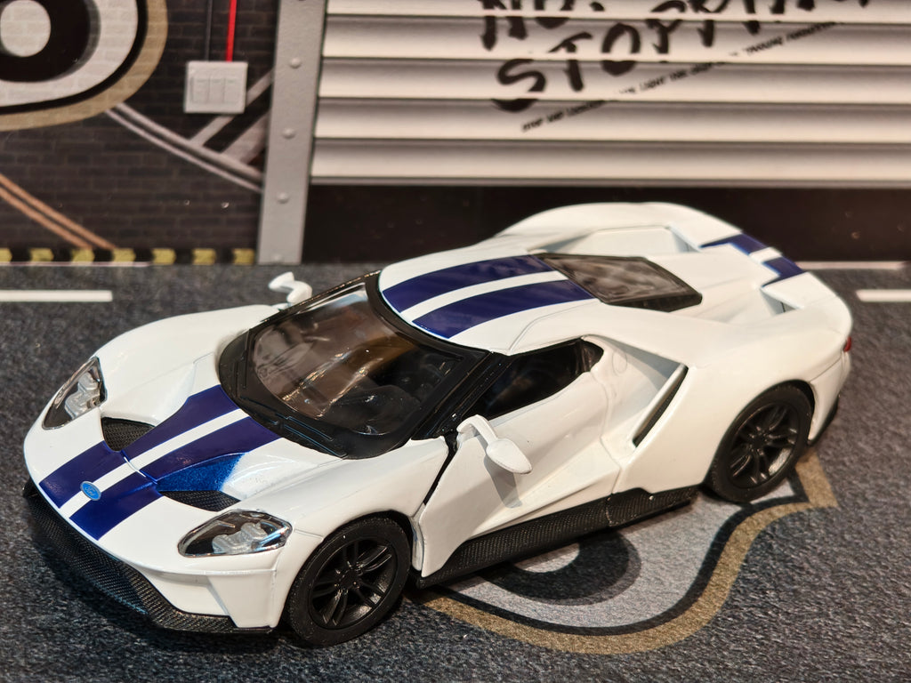 KINSMART OFFICIAL LICENSED 2017 FORD GT KT5391 1:38 Scale