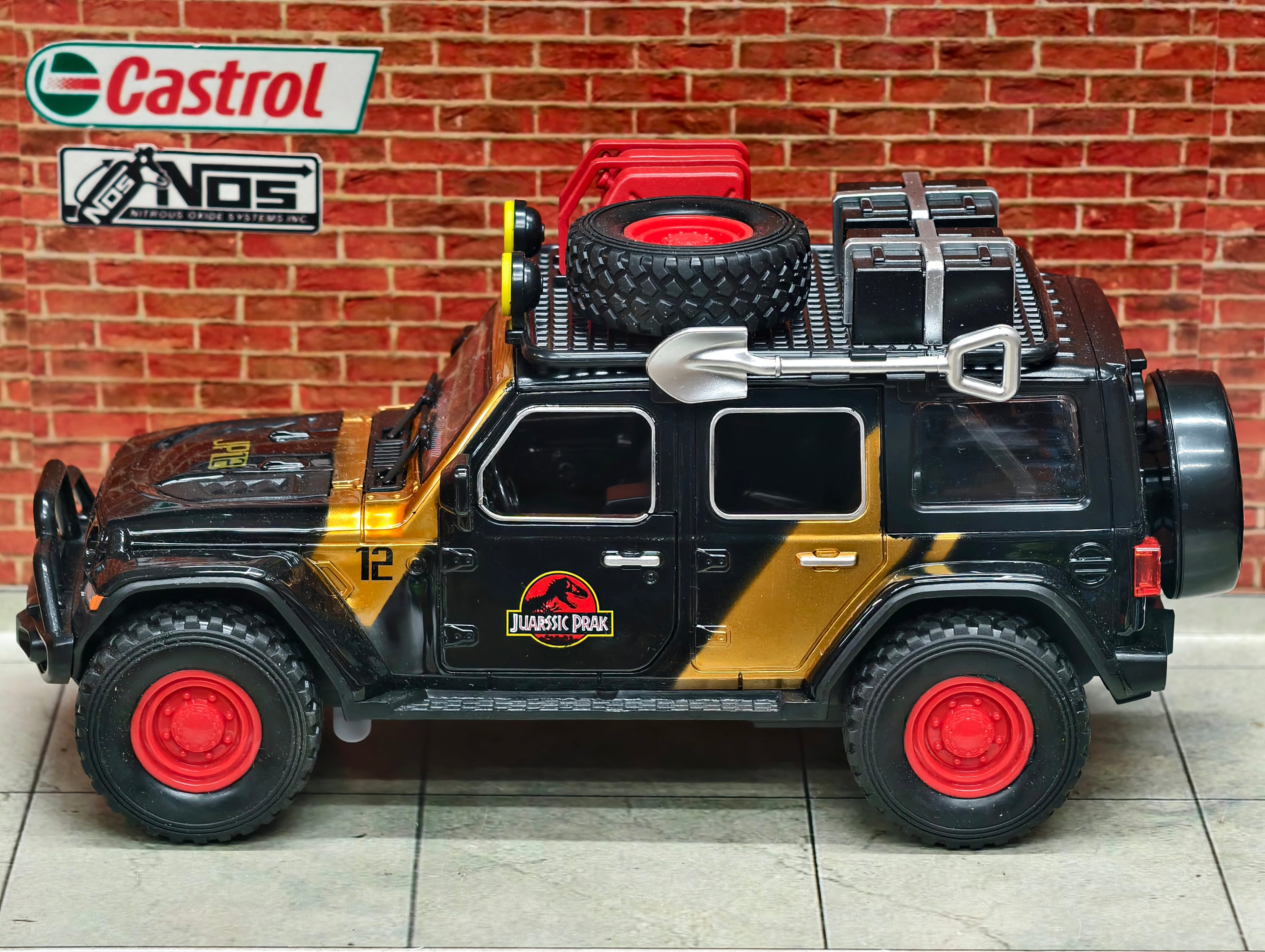 Jeep Wrangler Rubicon Jurassic Park Edition 1:24 Premium Detailing ABS Model