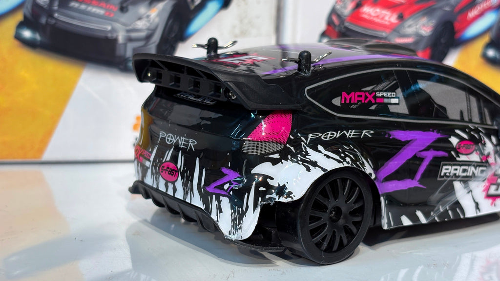 4WD Drift RC 20 Kmph 1:24 Scale with Proportional Acceleration and Speed Adjustments