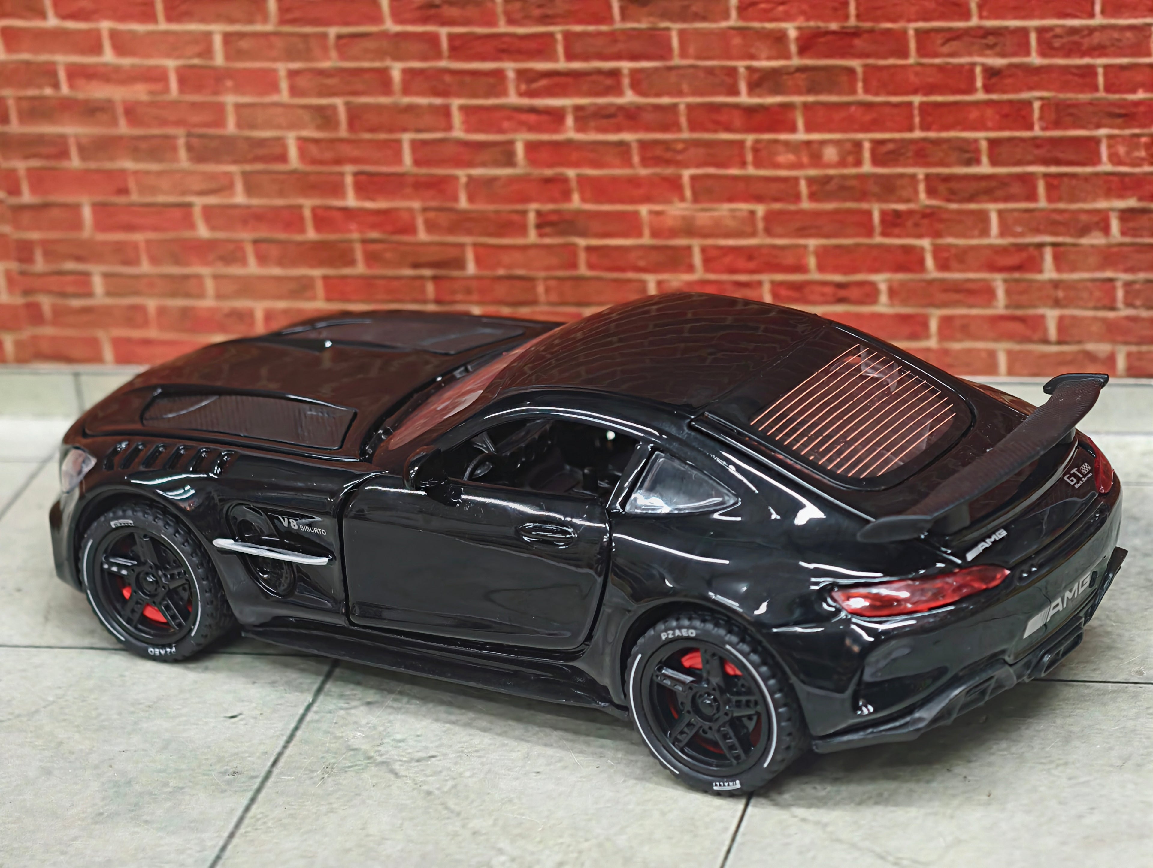 Mercedes Benz AMG 1:32 Scale Premium Detailing