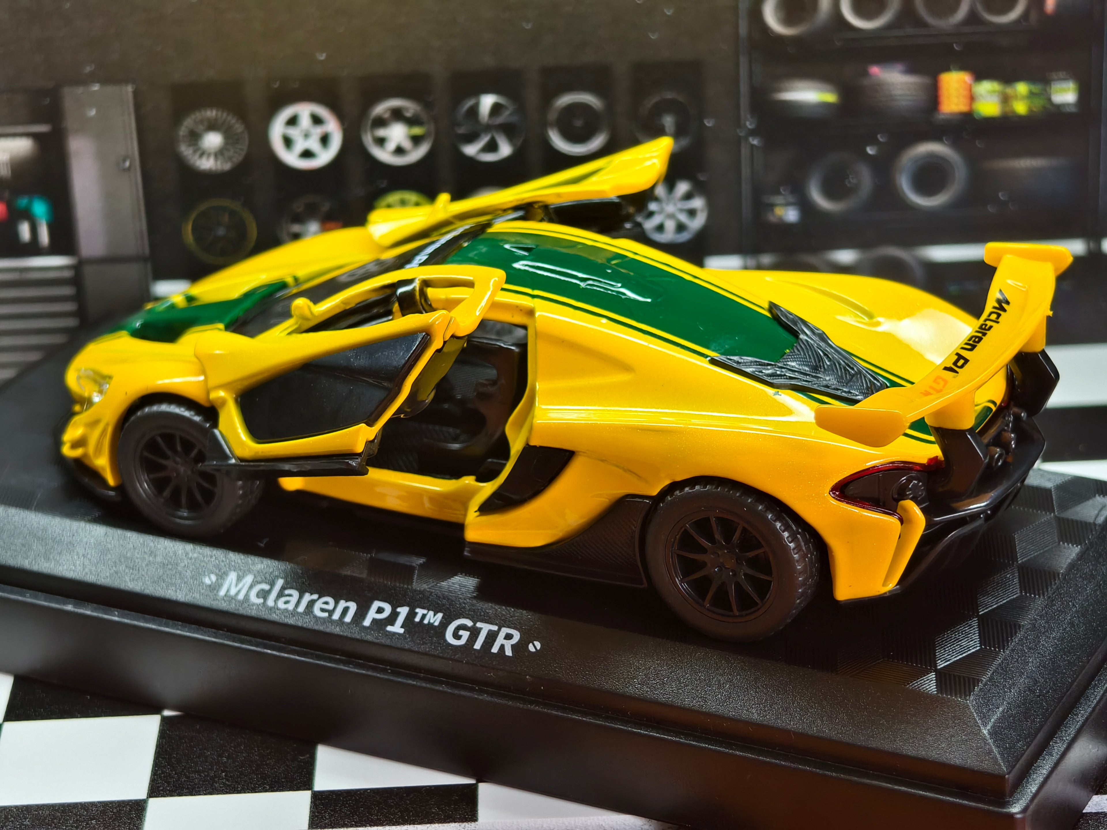CCA Official Licensed McLaren P1 GTR 1:40 Scale in Acrylic Box