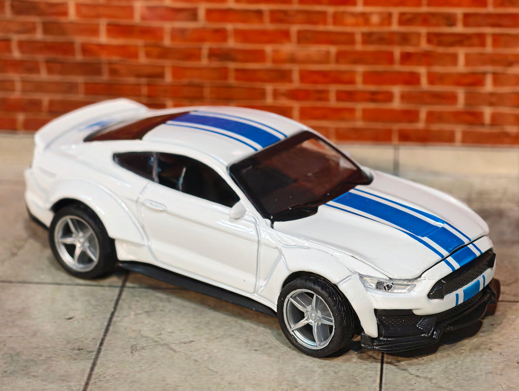 1:36 Scale Hood Openable Cars Premium detailing