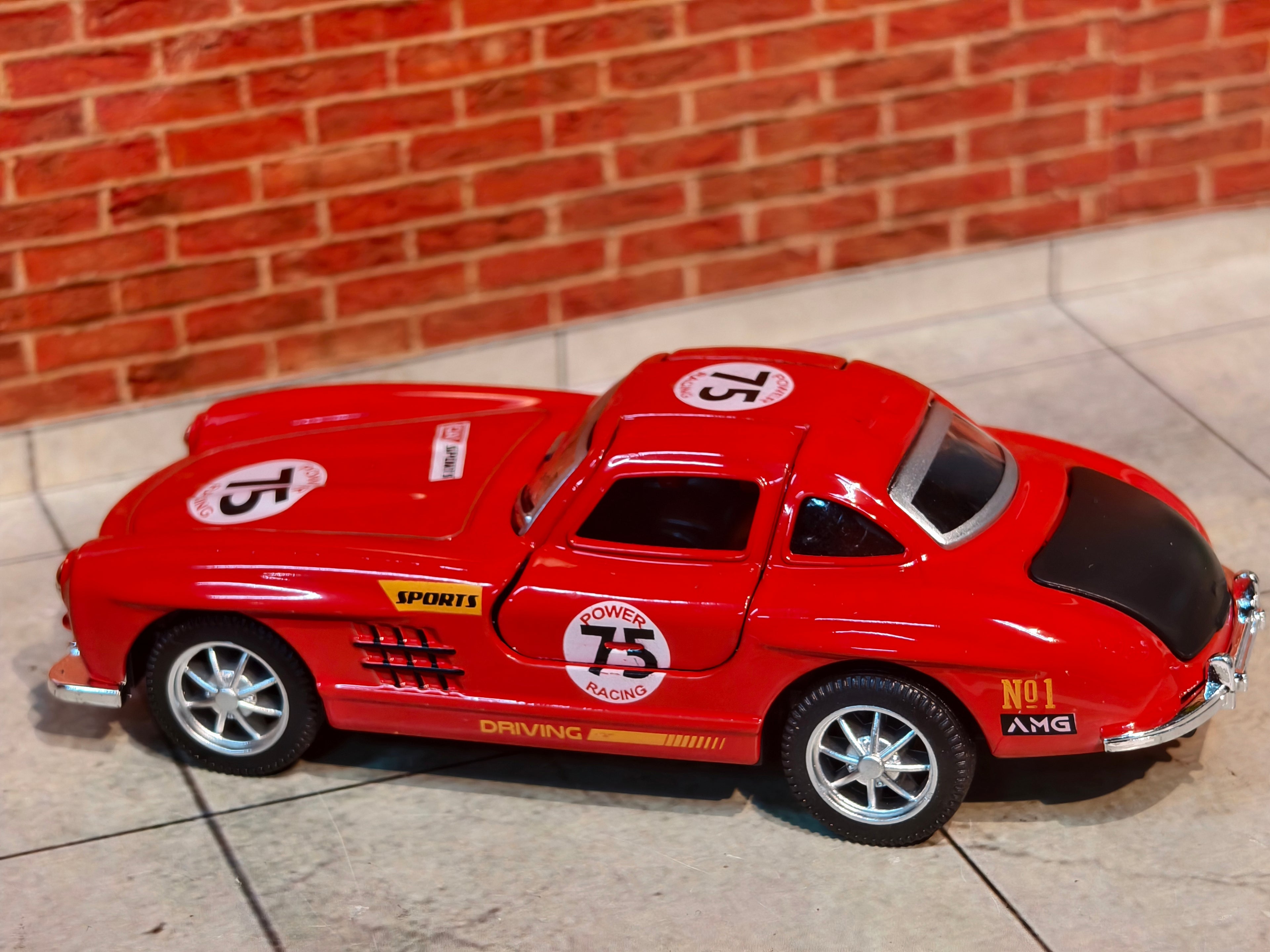 Mercedes Gullwing SL300 1:36 Scale Rally Edition