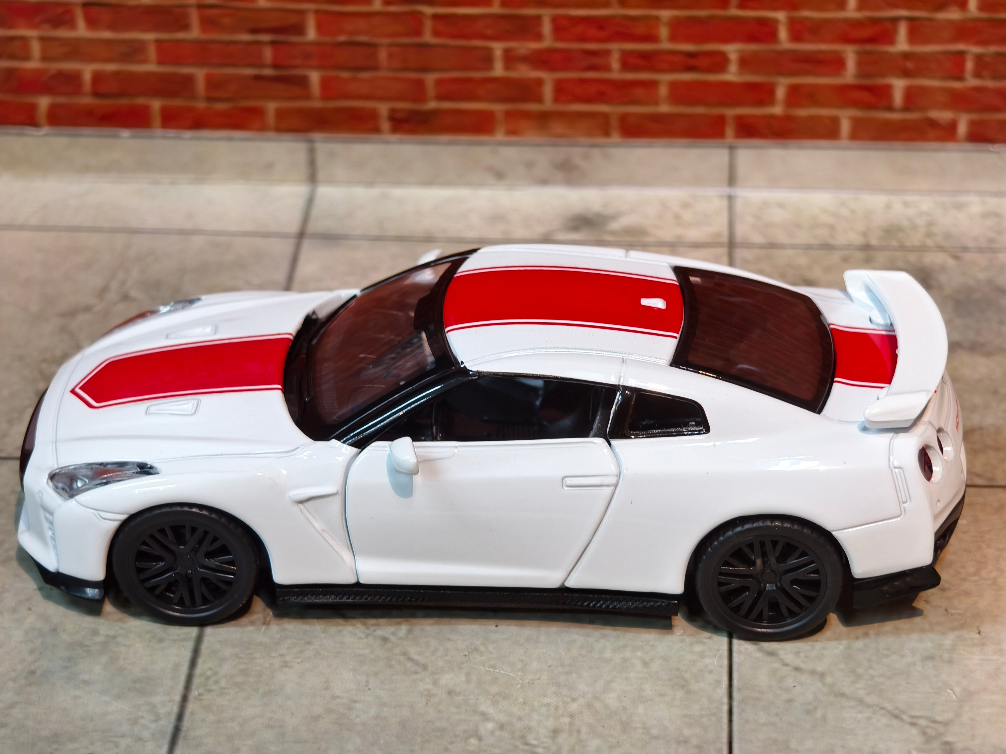 MSZ Official Licensed Nissan GTR R35 50th Anniversary 1:42 Scale