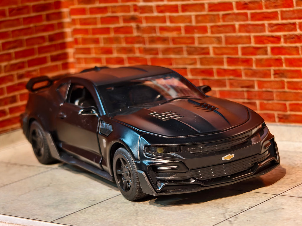 Chevrolet Camaro 1:32 Scale Premium Detailing with Light and Sound