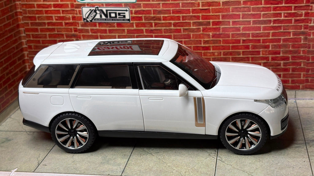 Range Rover L460 1:24 ABS Premium Detailing