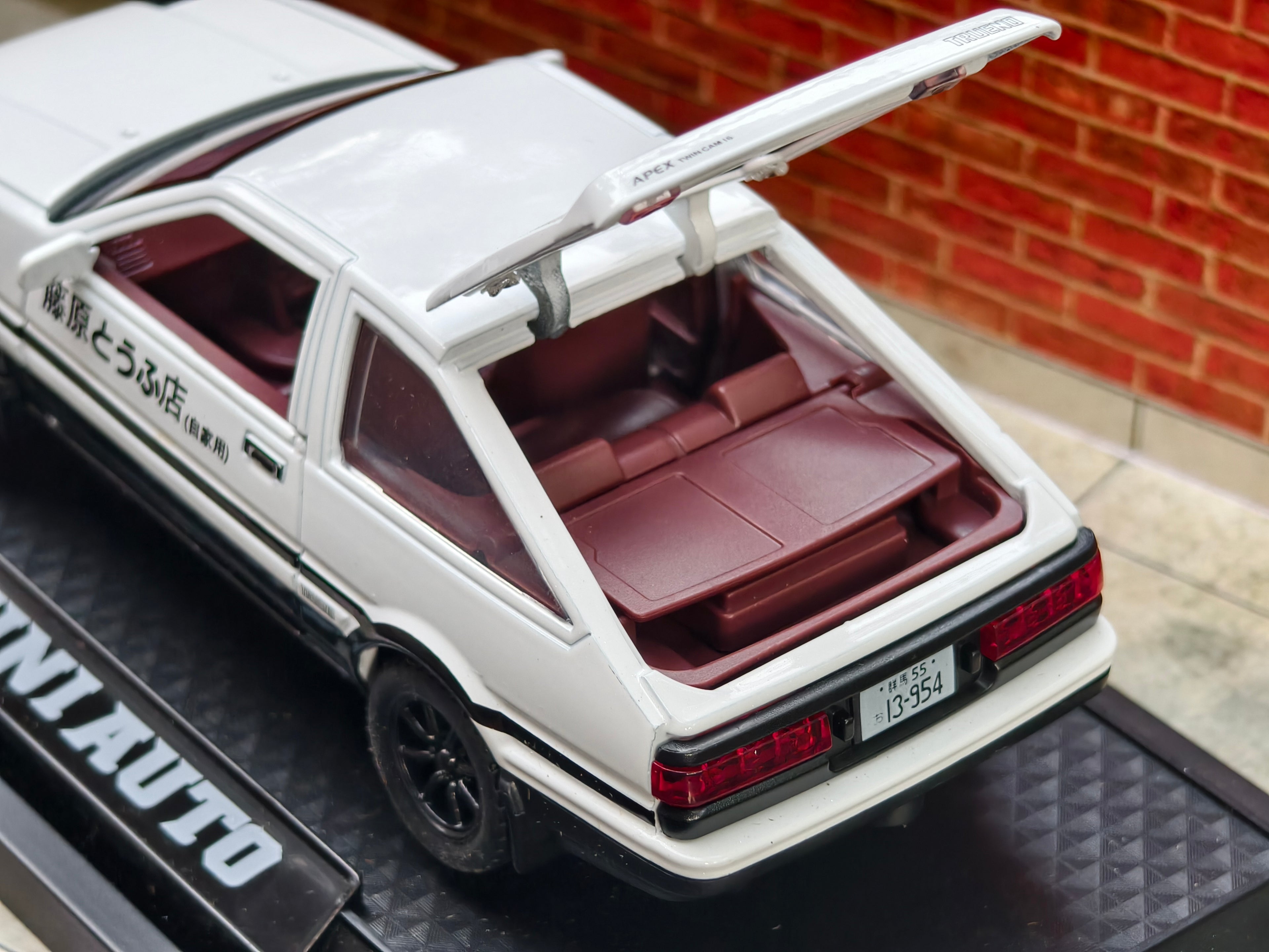 Toyota Sprinter Trueno Ae86 1:32 Scale Popup Headlight Premium Detailing