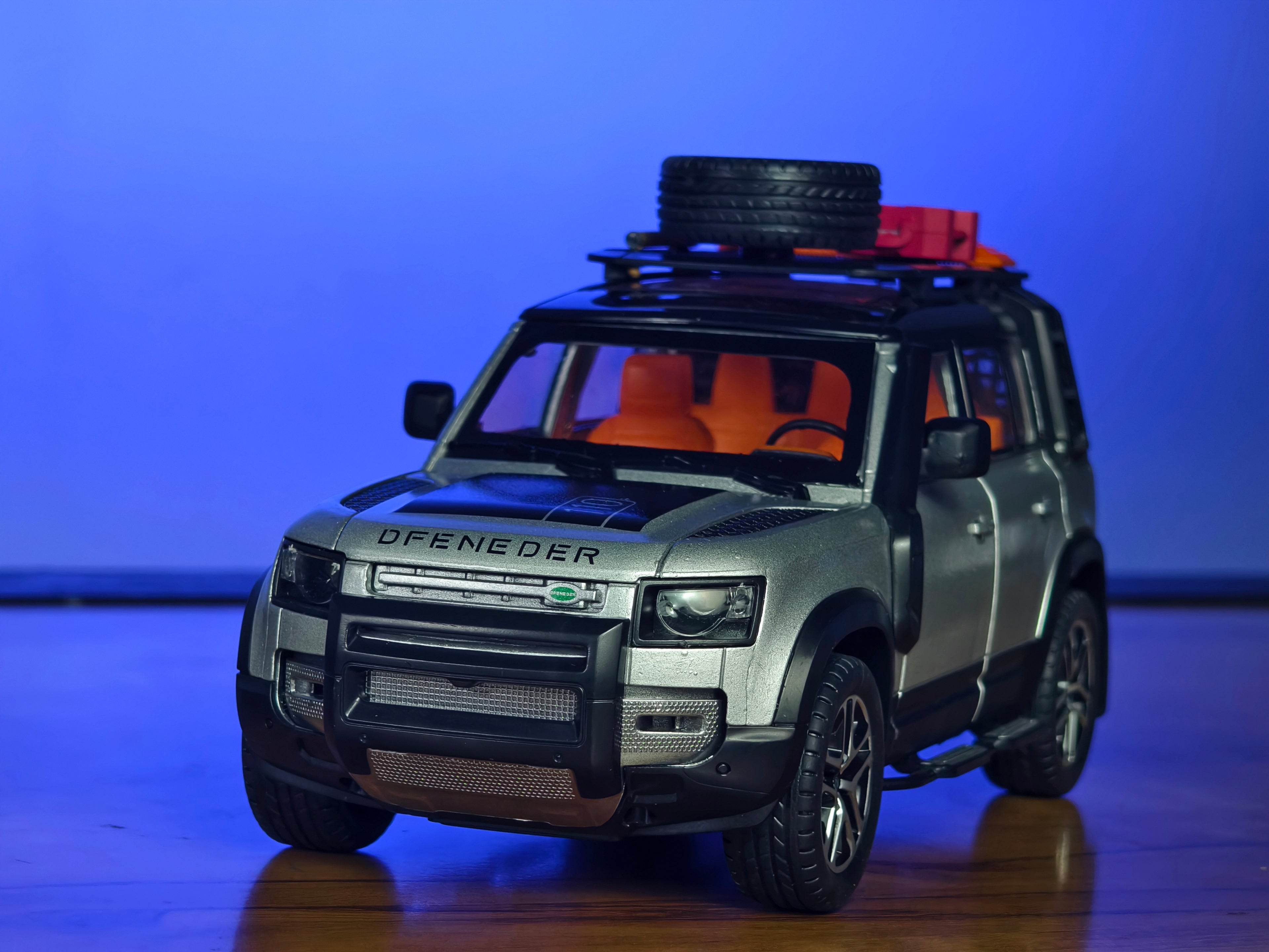 Land Rover Defender 110 Offroad 1:24 Scale