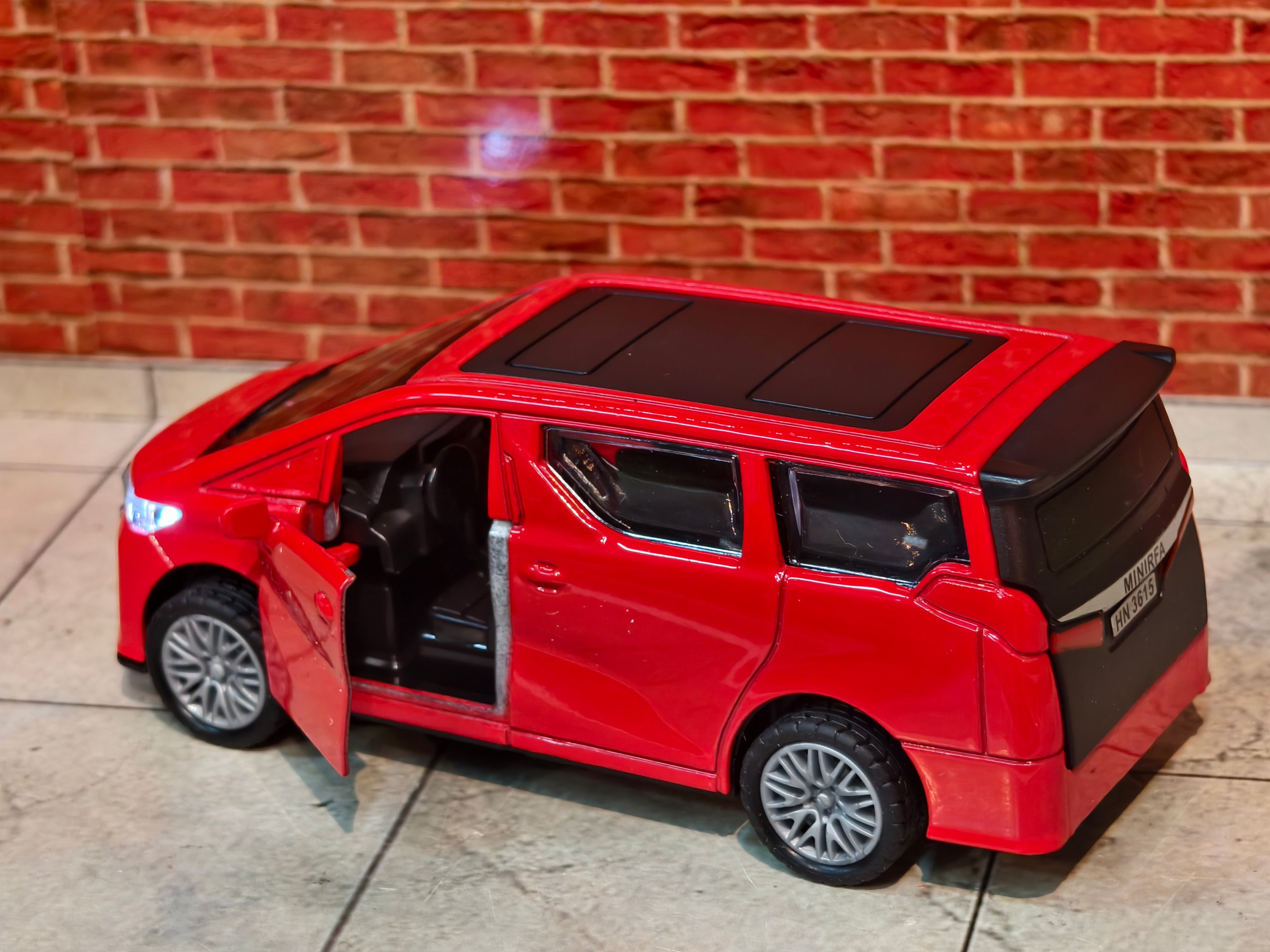 Toyota Vellfire 1:36 Scale with light Sound Simulation