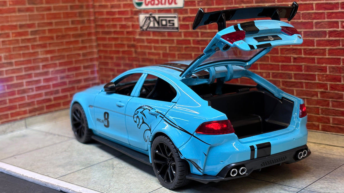 QY Official Licensed Jaguar Project 8 1:24 Scale