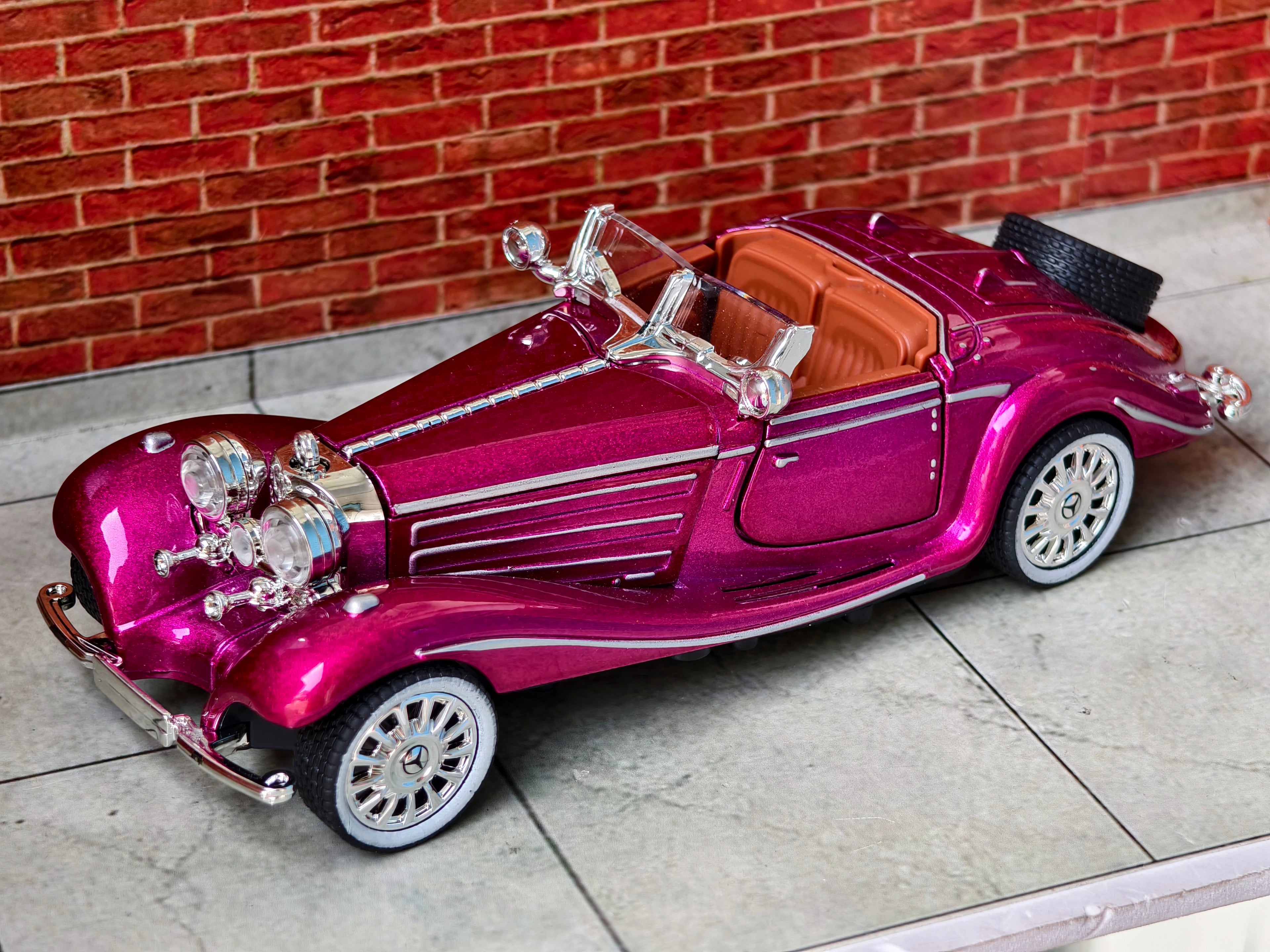 Mercedes-Benz 500K Special Roadster from the 1930s 1:32 Scale