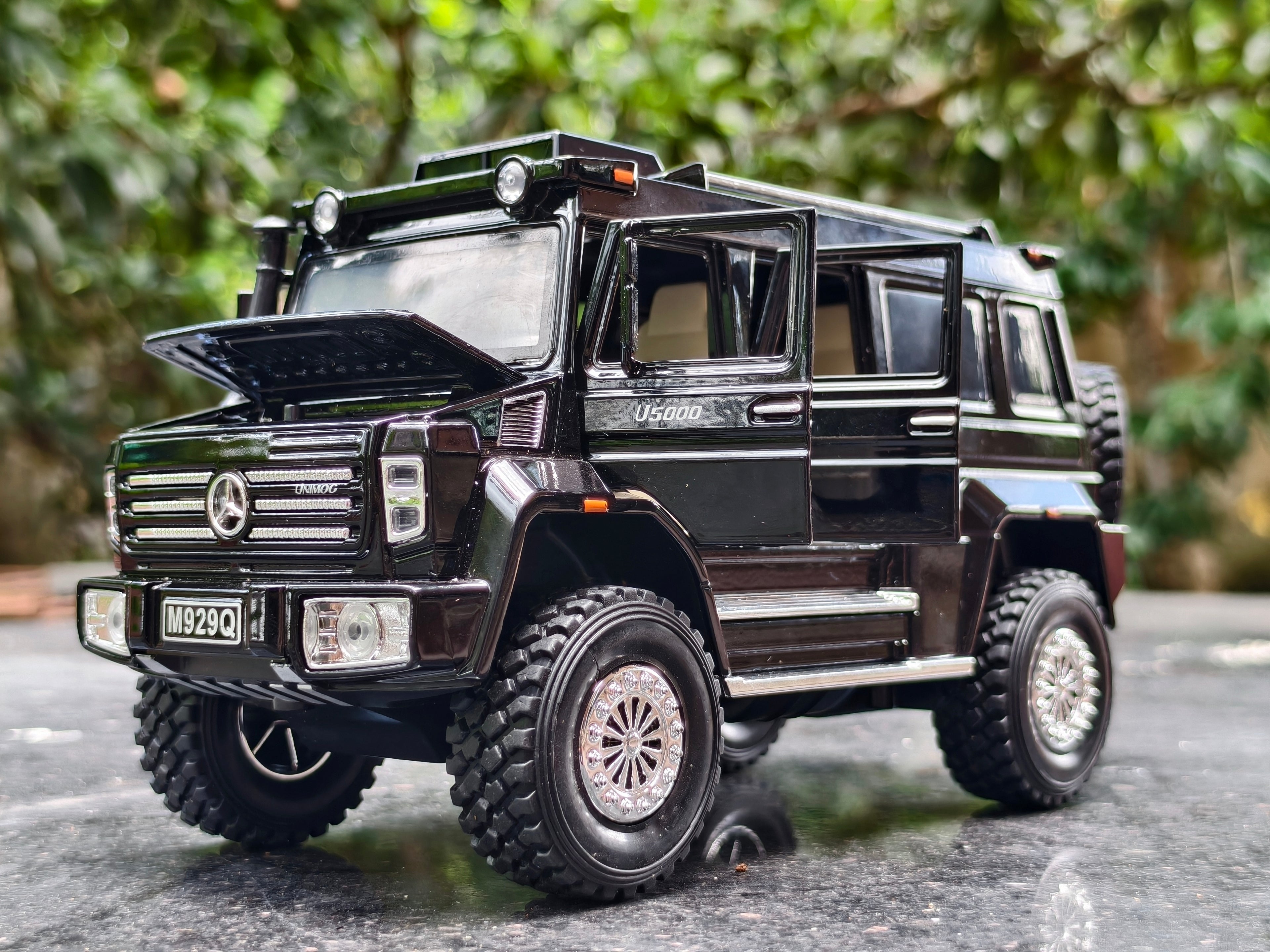 Mercedes Unimog 1:24 Scale Premium Detailing