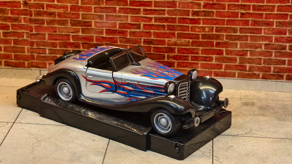 Vintage 1930s-style Roadster Mercedes-Benz 500K 1:36 Scale with Foldable Stand Box piece