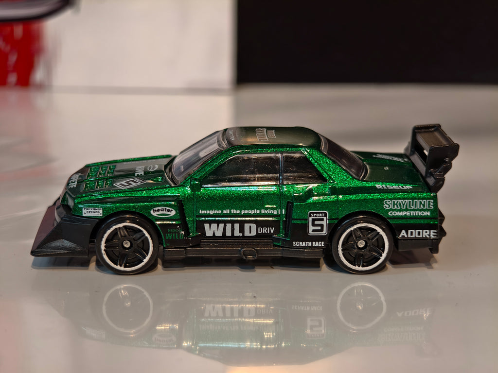 Nissan Skyline GTR (R32) 1:64 Scale in Acrylic Box