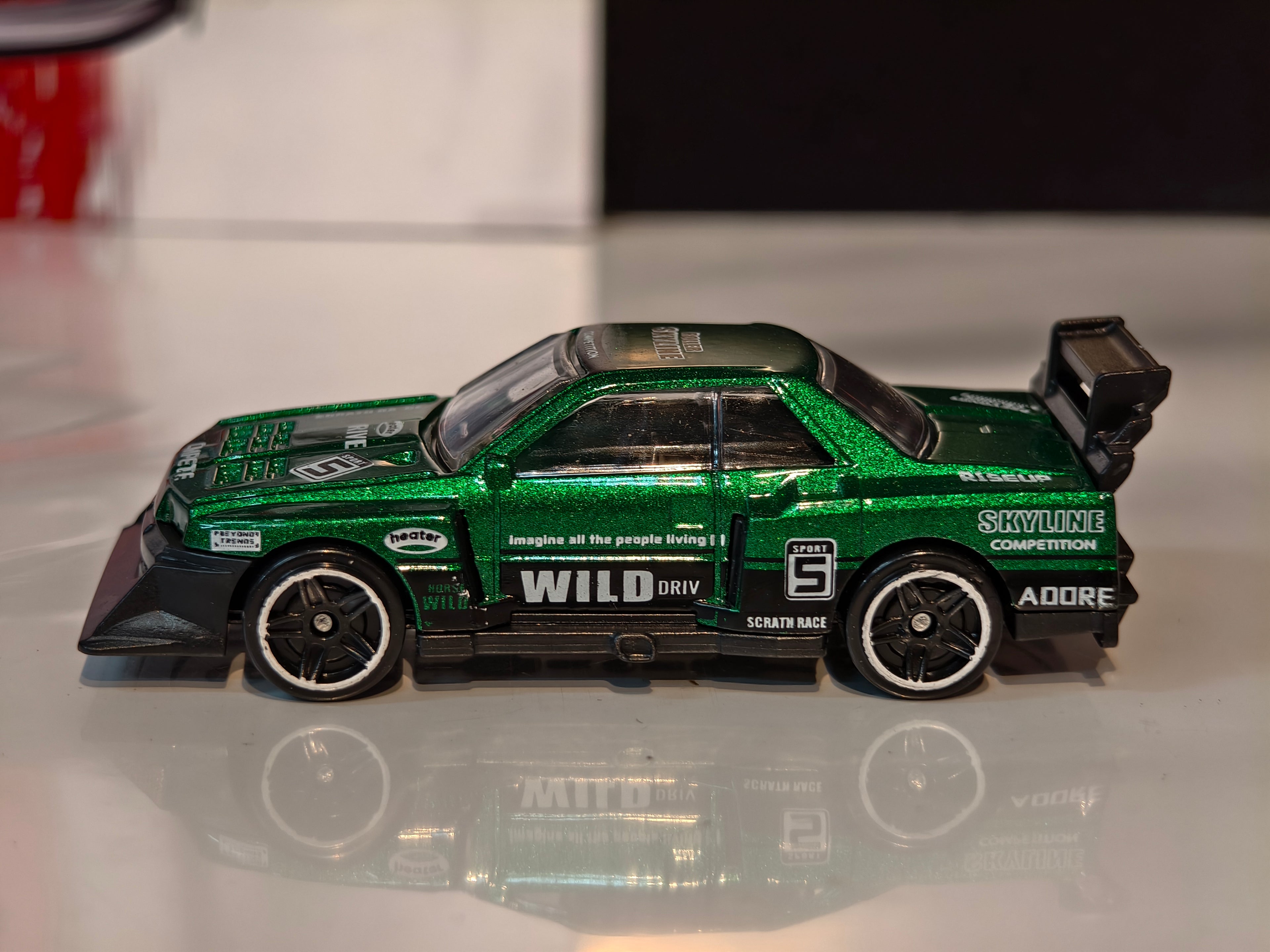 Nissan Skyline GTR (R32) 1:64 Scale in Acrylic Box