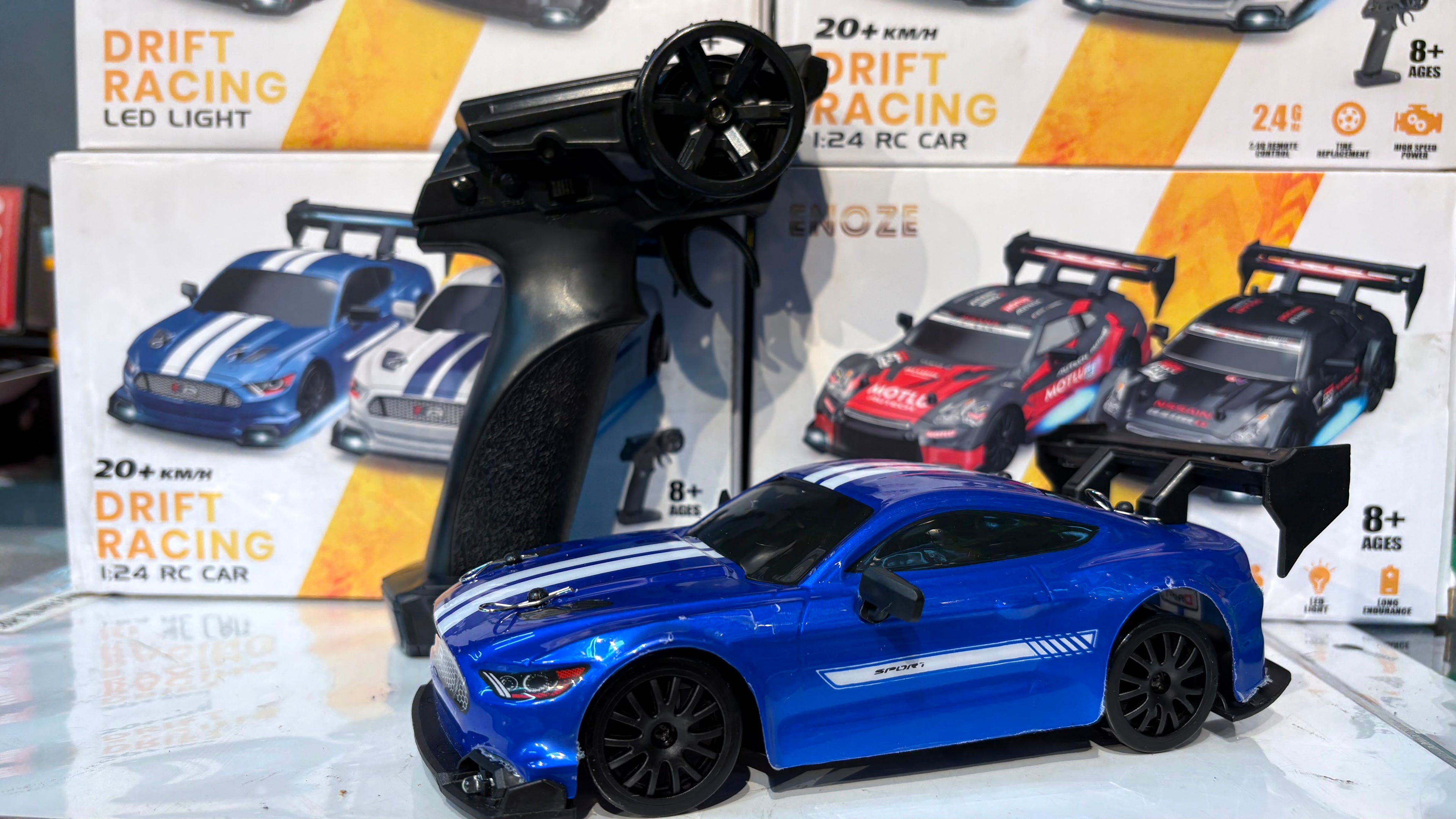 4WD Drift RC 20 Kmph 1:24 Scale with Proportional Acceleration and Speed Adjustments