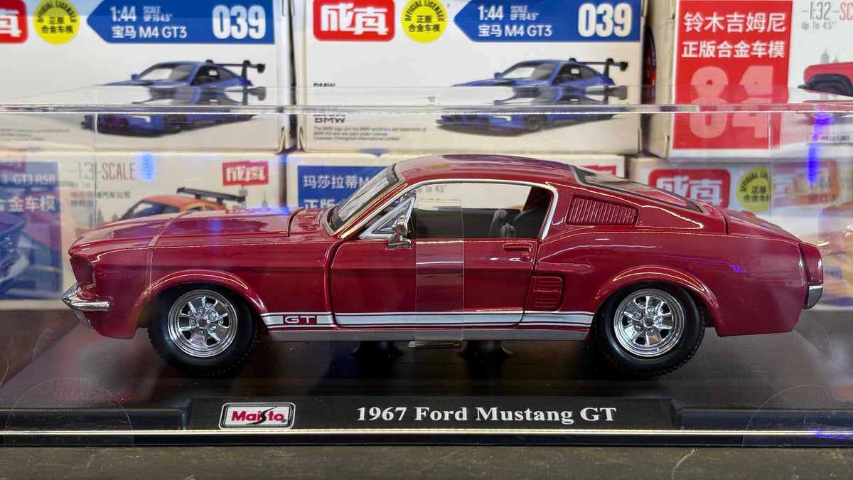 Maisto Official Licensed 1967 Ford Mustang  1:24